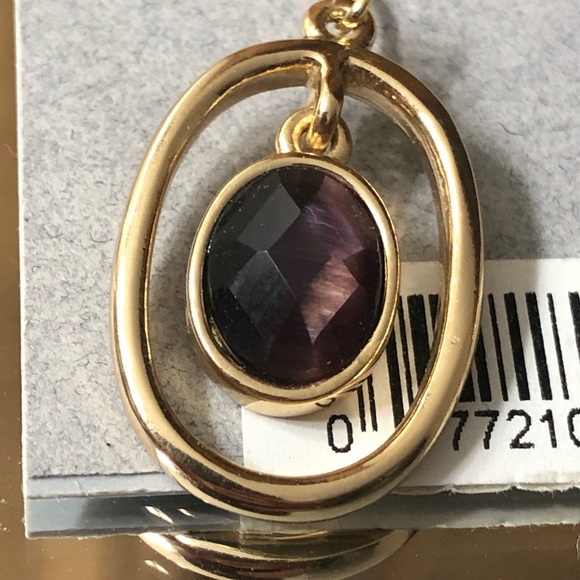 Golden tone earrings with stone - Picture 8 of 10